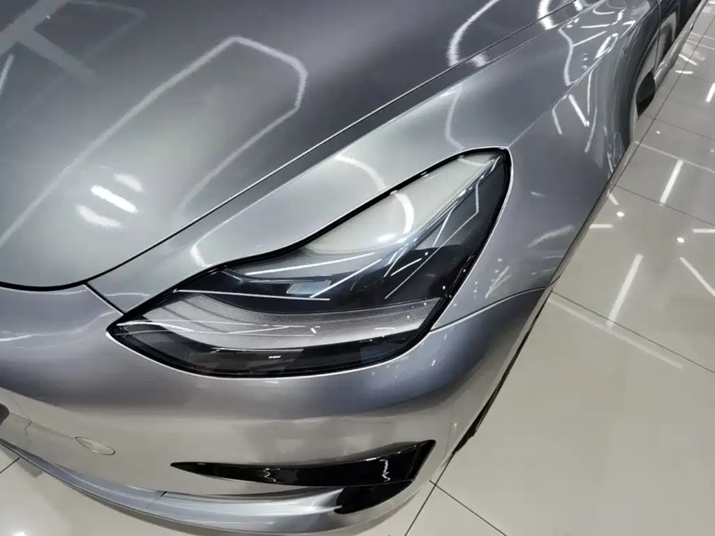 Tesla Model 3 — миниатюра 24