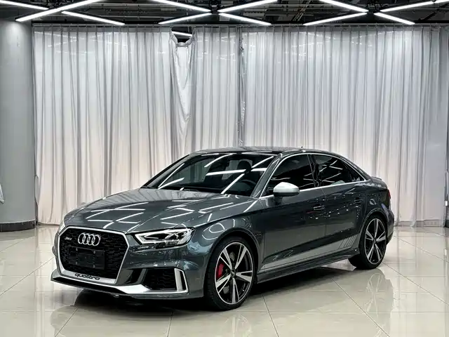 AUDI  RS 3 2018