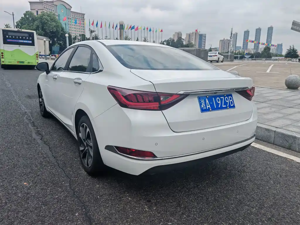 BAIC U7 — миниатюра 12