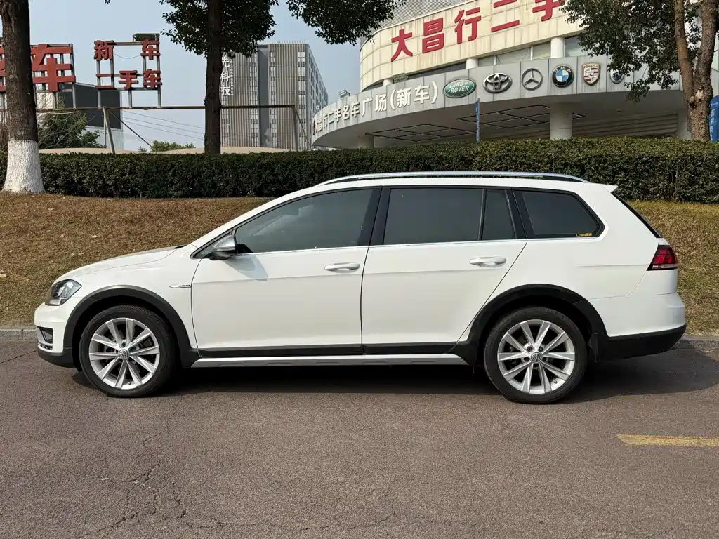 Volkswagen Golf (Import) 1.8TSI Touring Edition, фото 3