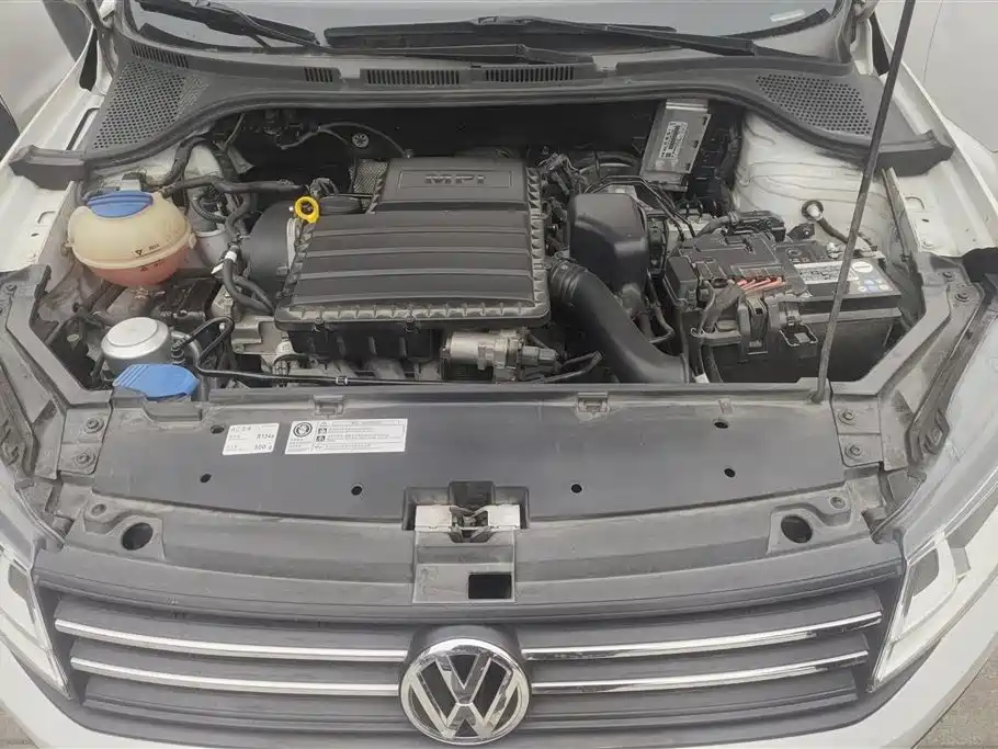 VOLKSWAGEN SANTANA