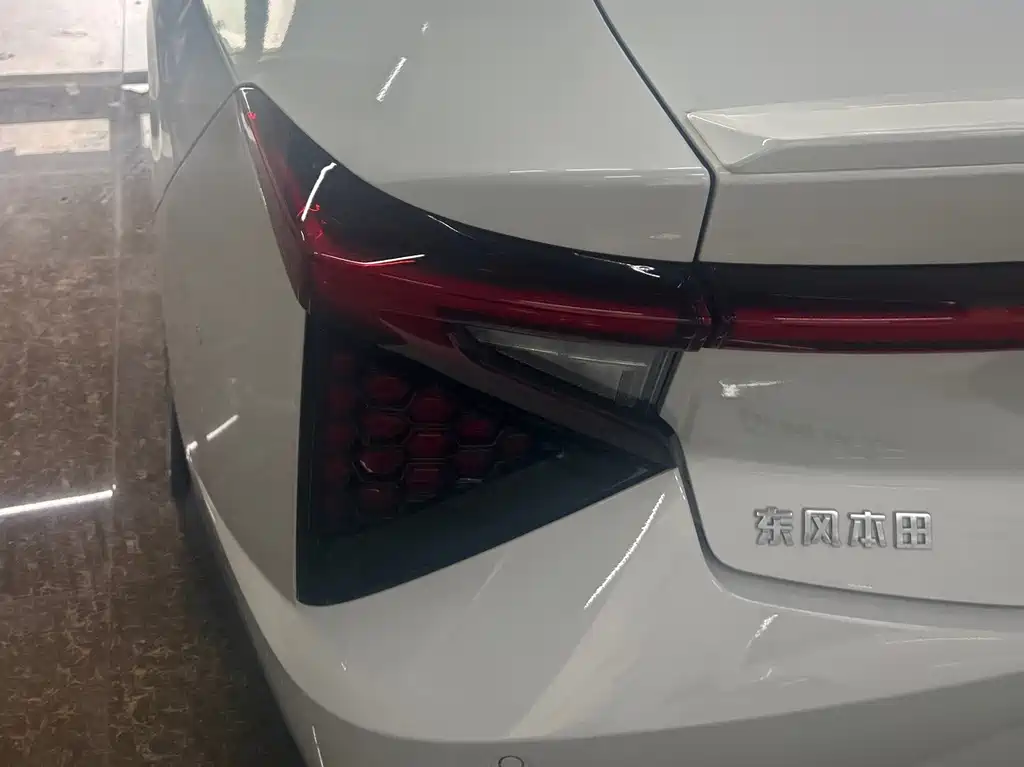 Lingxi L 2025 +