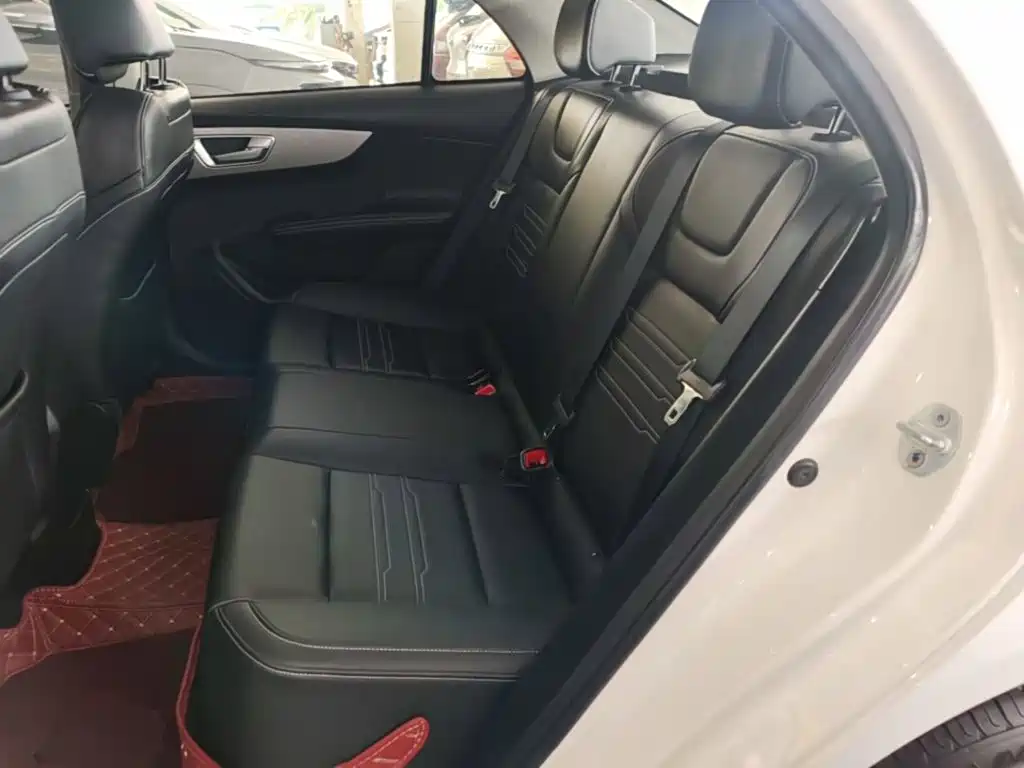 BYD Qin — миниатюра 17