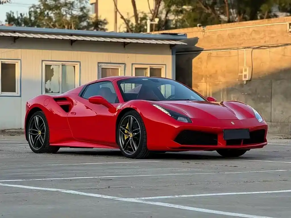FERRARI 488