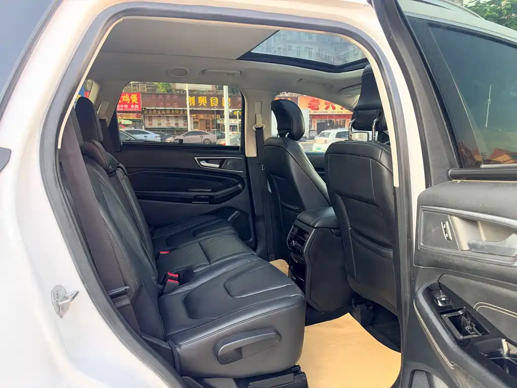 Ford Edge — миниатюра 13