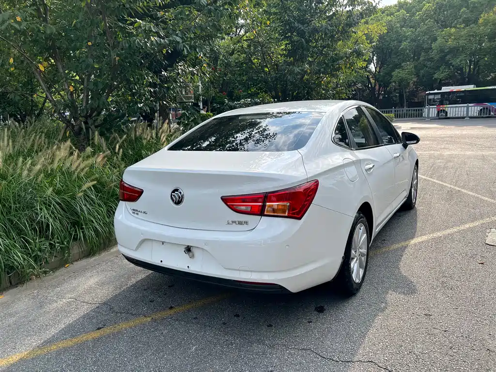 Buick Verano — миниатюра 7