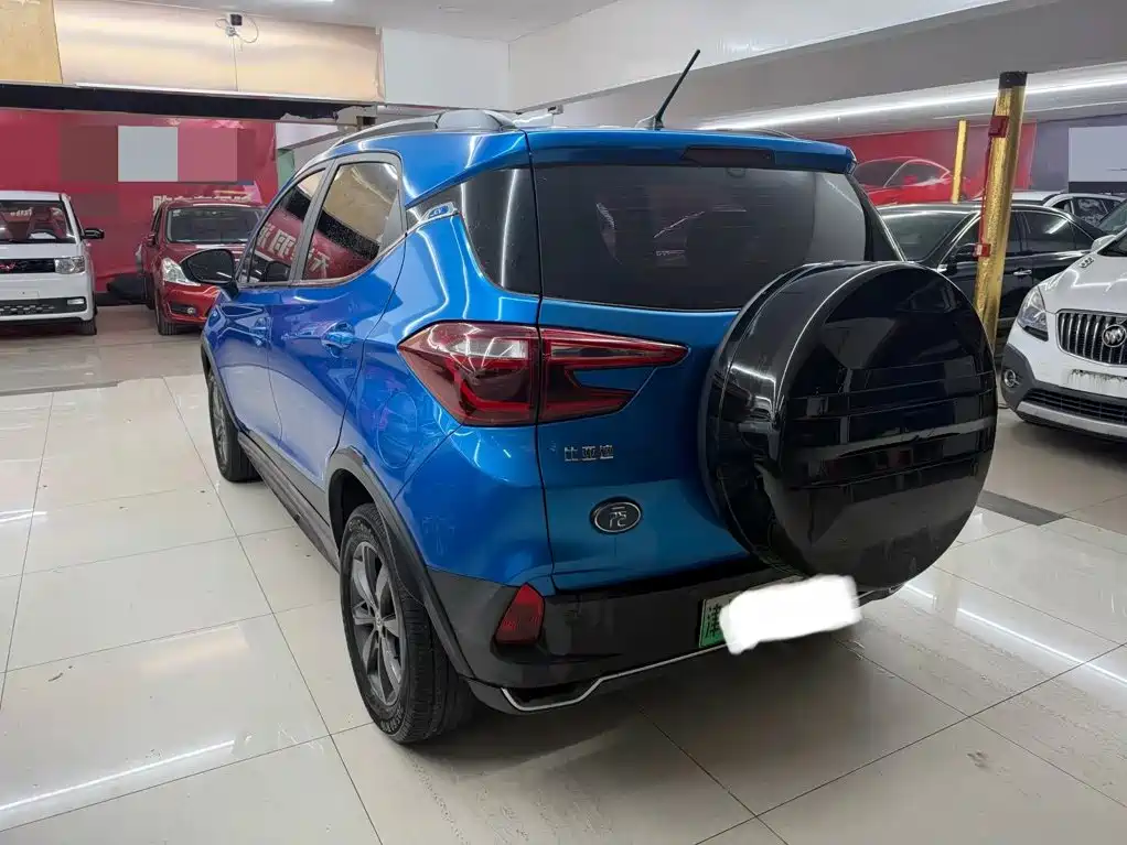 BYD Yuan EV — миниатюра 5