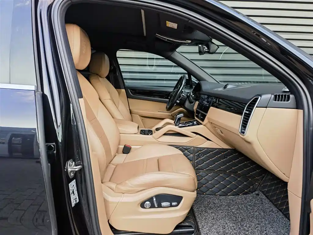 Porsche Cayenne Hybrid — миниатюра 6