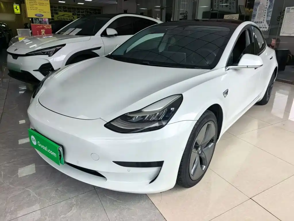 Tesla Model 3 — миниатюра 2