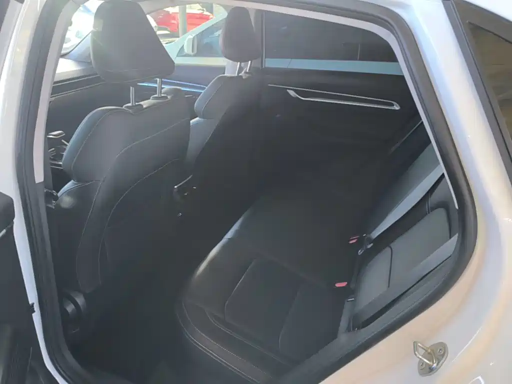 Geely Emgrand — миниатюра 17
