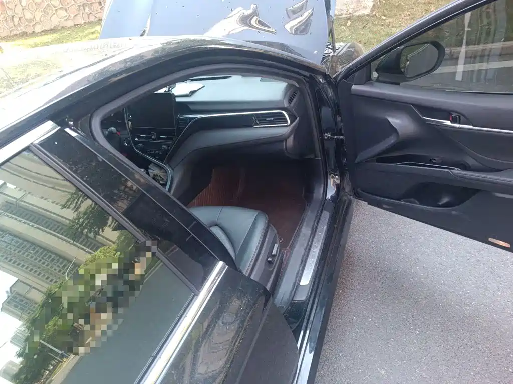 Toyota Camry — миниатюра 19