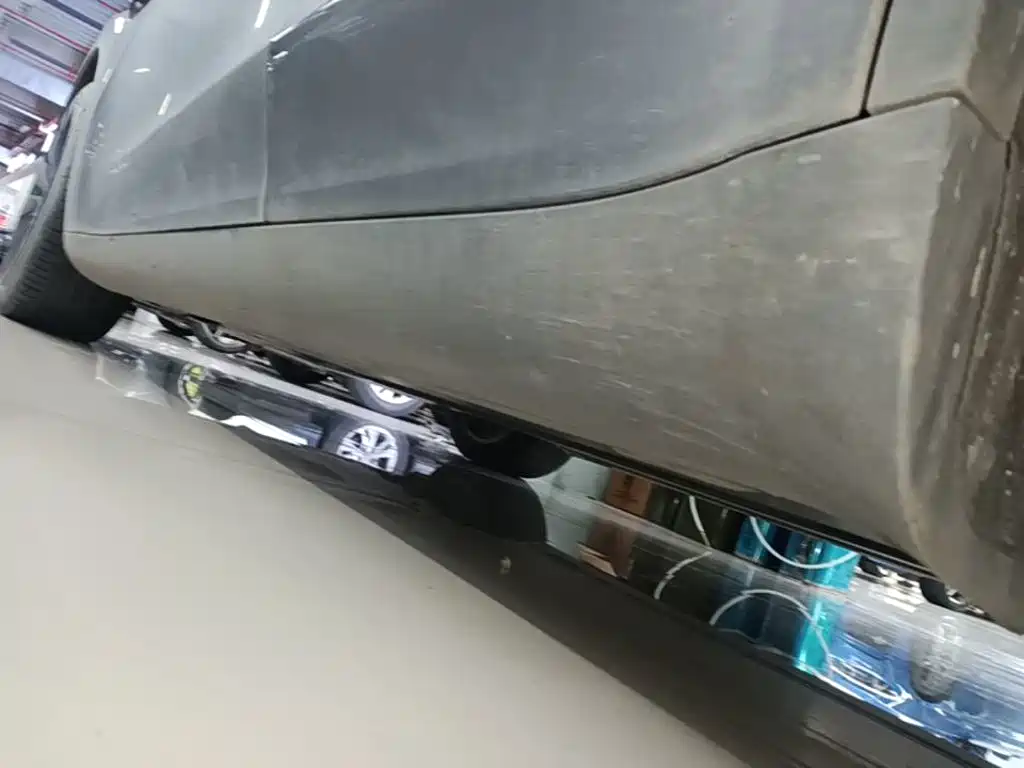 Tesla Model Y — миниатюра 21