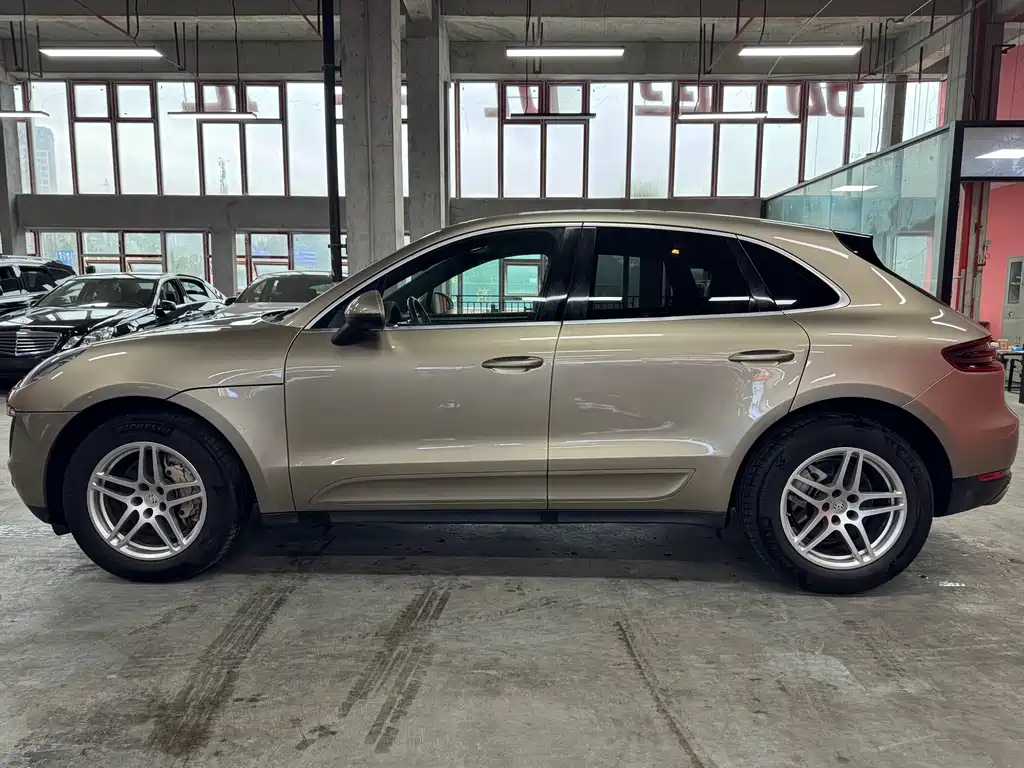 Porsche Macan — миниатюра 7