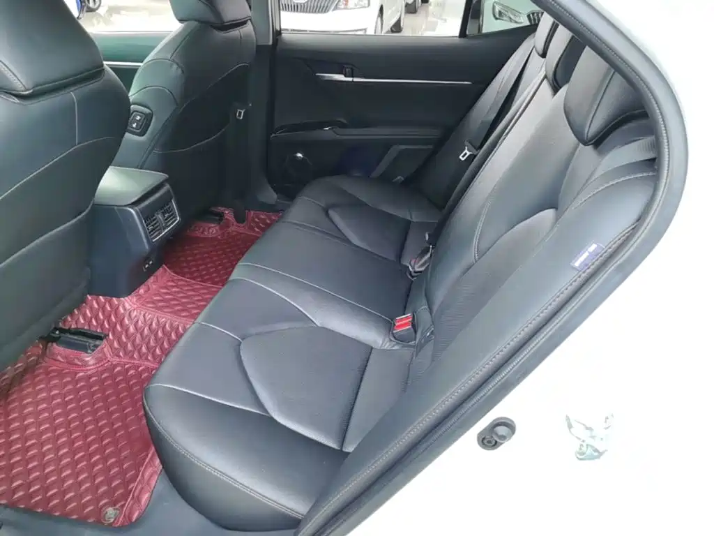 Toyota Camry — миниатюра 17
