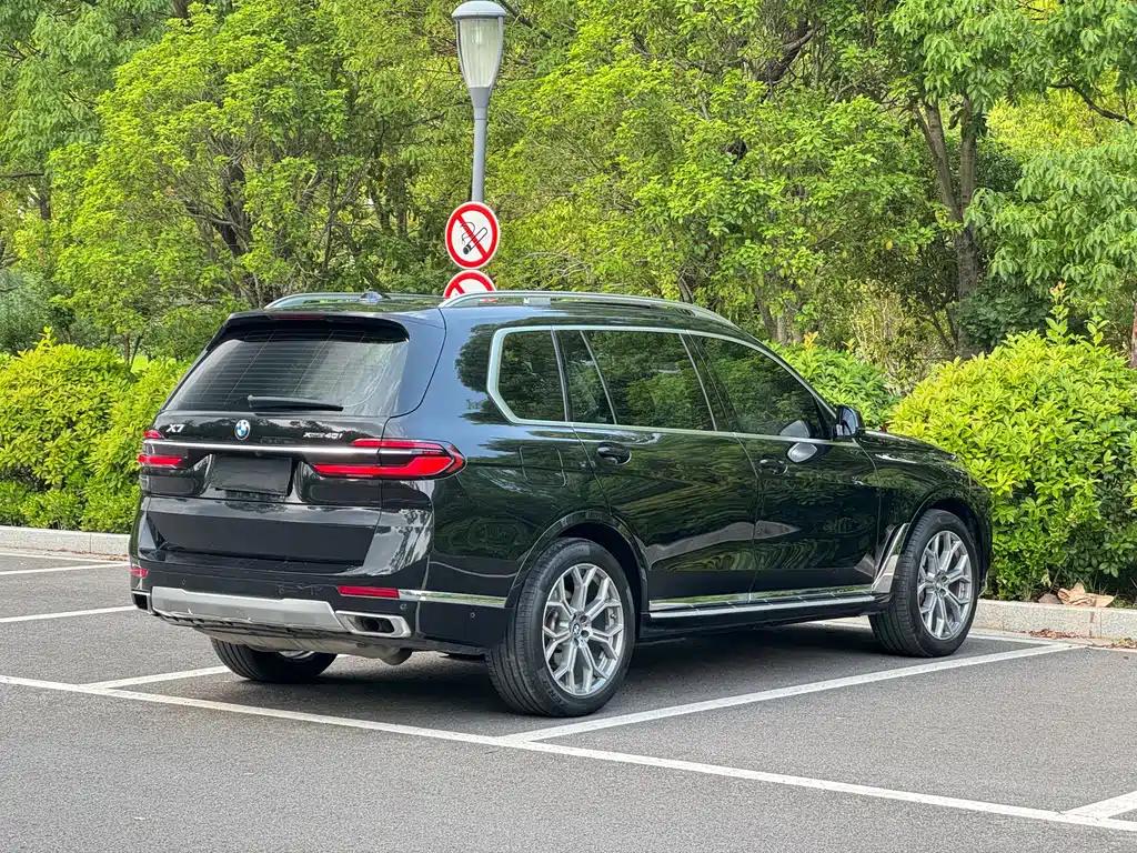 BMW X7 2023 xDrive40i Lead Luxury
