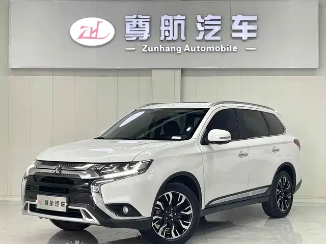 MITSUBISHI OUTLANDER 2018