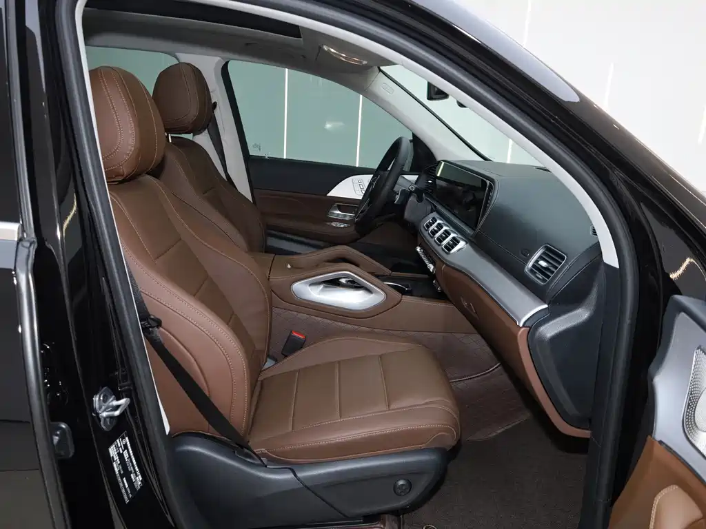 Mercedes-Benz GLS — миниатюра 31