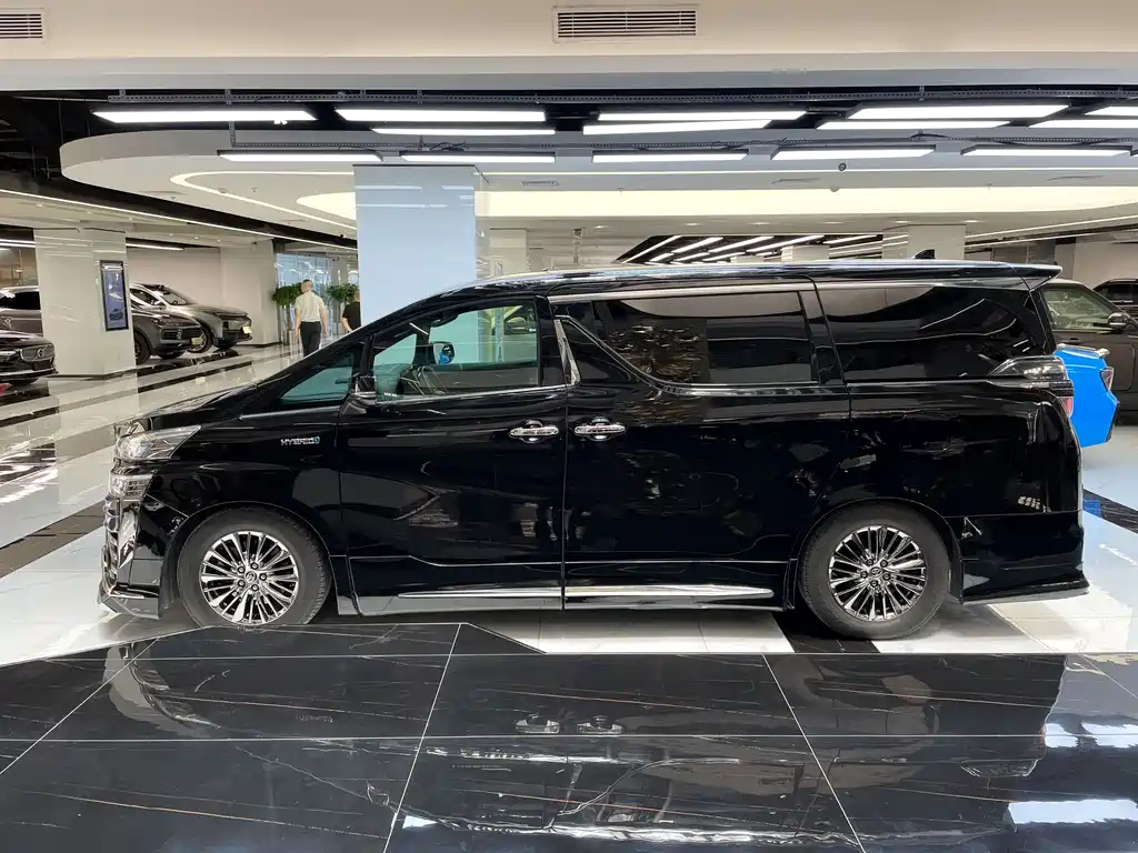 Toyota Vellfire 2020 2.5L HV Luxury