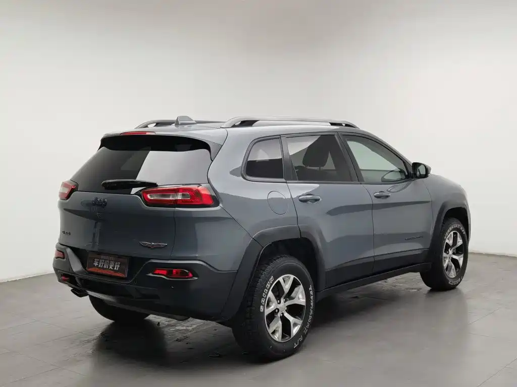 Jeep Cherokee (Import) — миниатюра 2