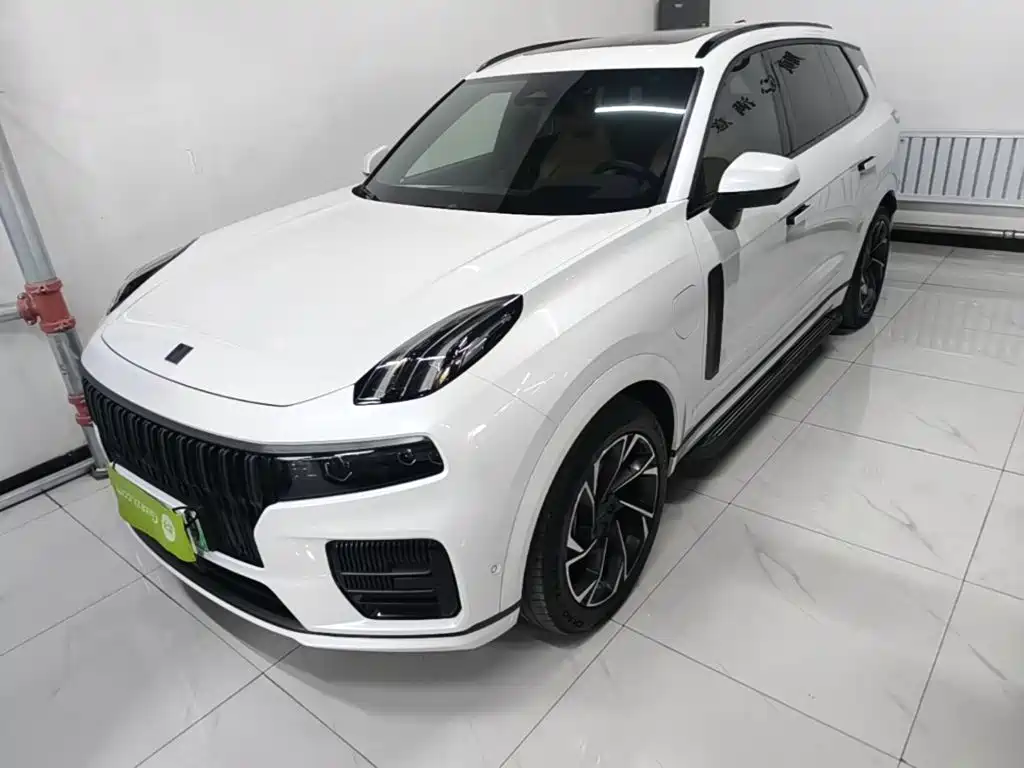 Lynk & Co 09 EM-P