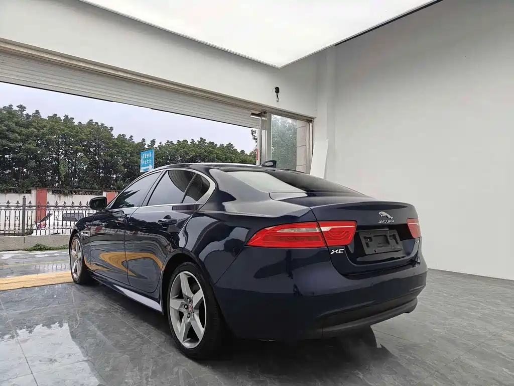 Jaguar XE — миниатюра 5