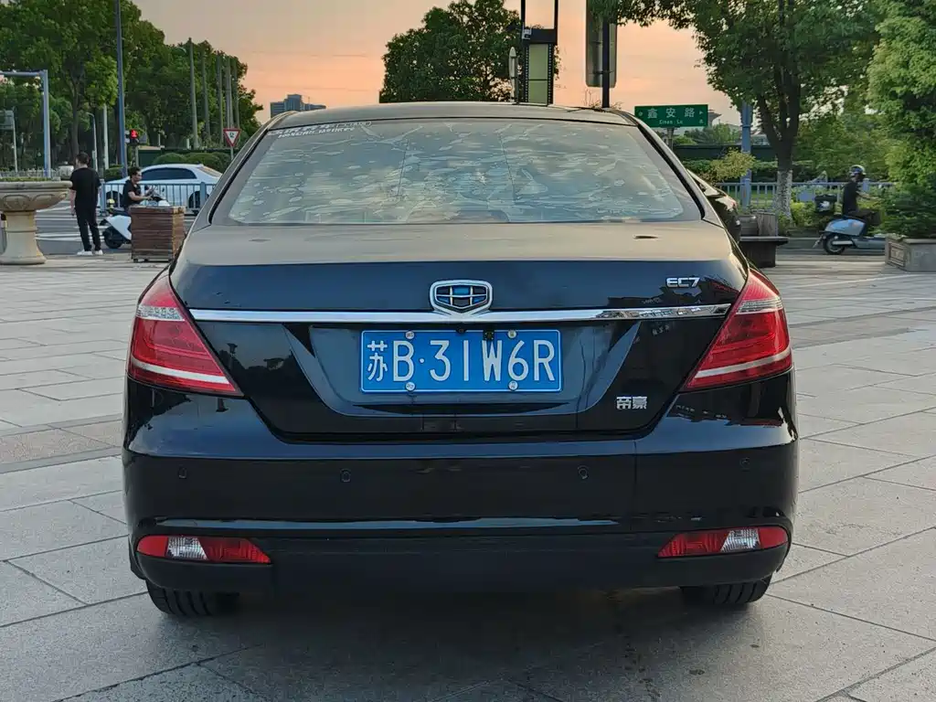 Geely Emgrand — миниатюра 5
