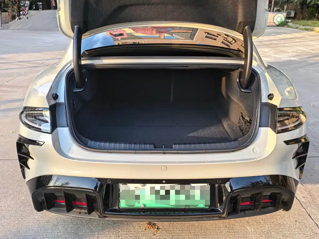 XIAOMI CAR XIAOMI SU7