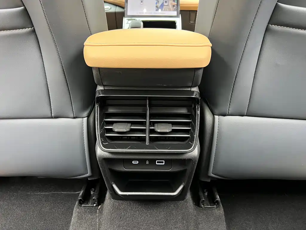 Geely Boyue L — миниатюра 16