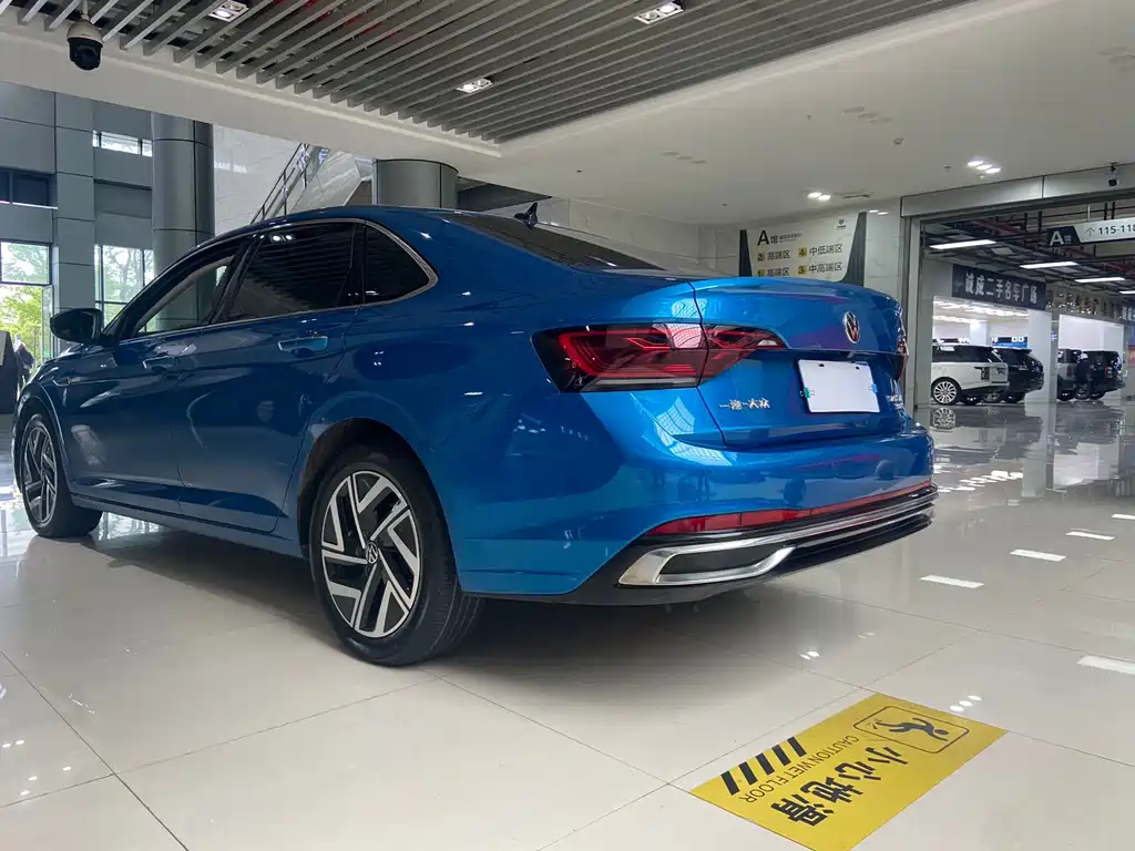 Volkswagen Sagitar - фото 5