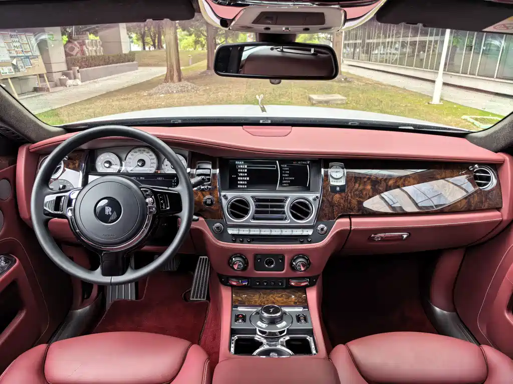 Rolls-Royce Ghost — миниатюра 15