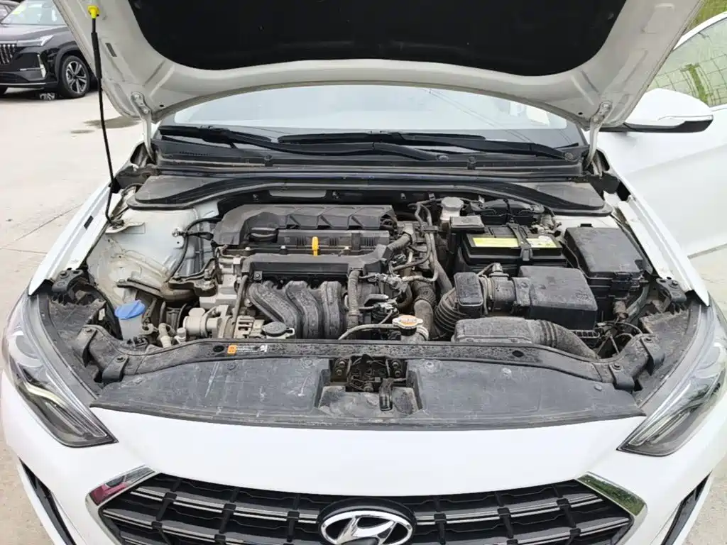 Hyundai Elantra — миниатюра 20