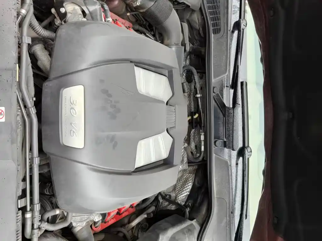 Porsche Cayenne — миниатюра 14
