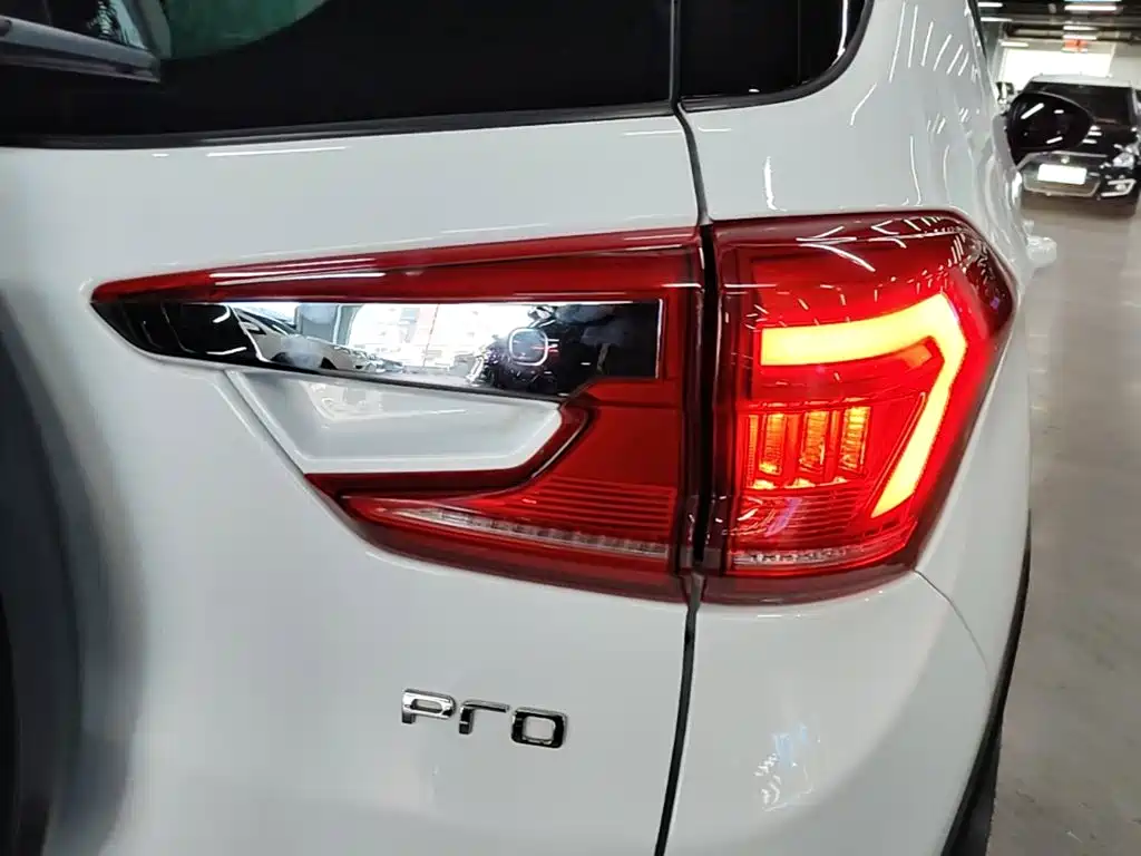 BYD Yuan Pro — миниатюра 8