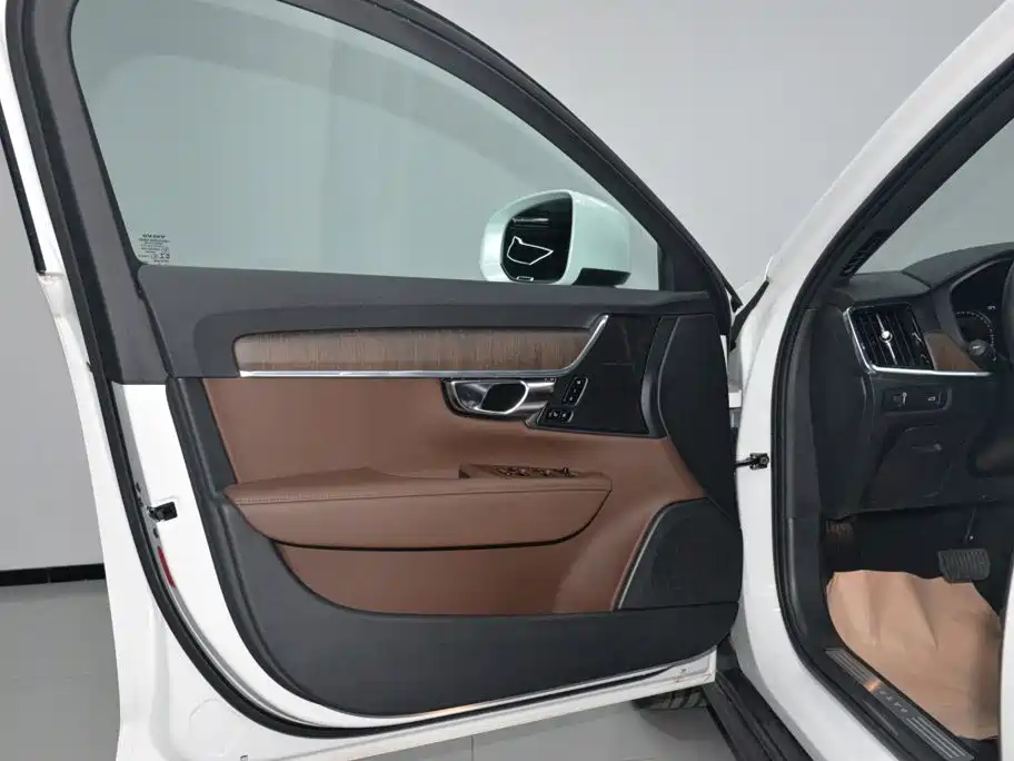 Volvo V90 — миниатюра 5