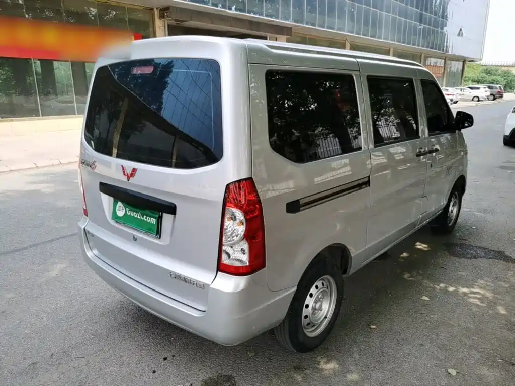 Wuling RongguangS S 2023 1.5L 5/7 мест