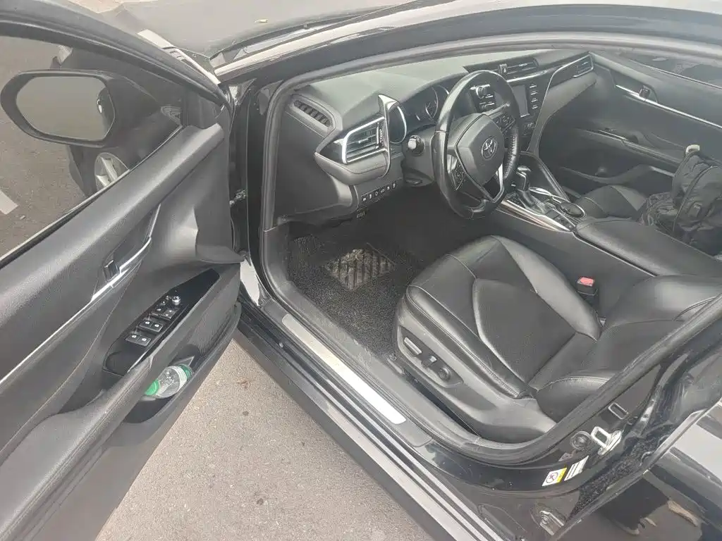 Toyota Camry — миниатюра 14