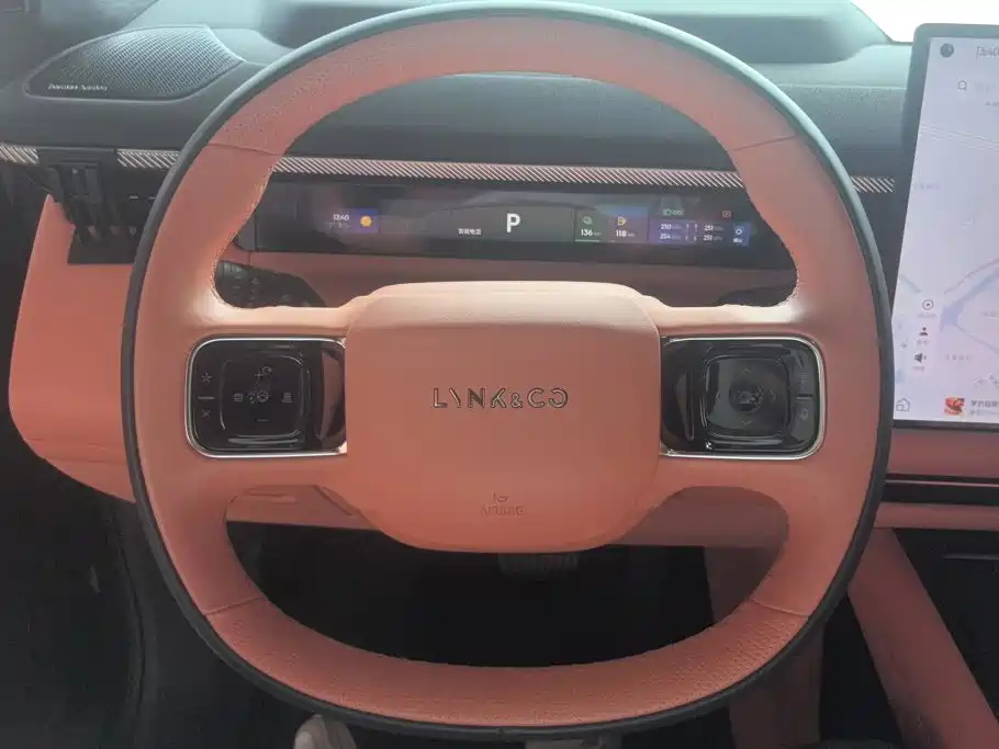 Lynk & Co 900 — миниатюра 15