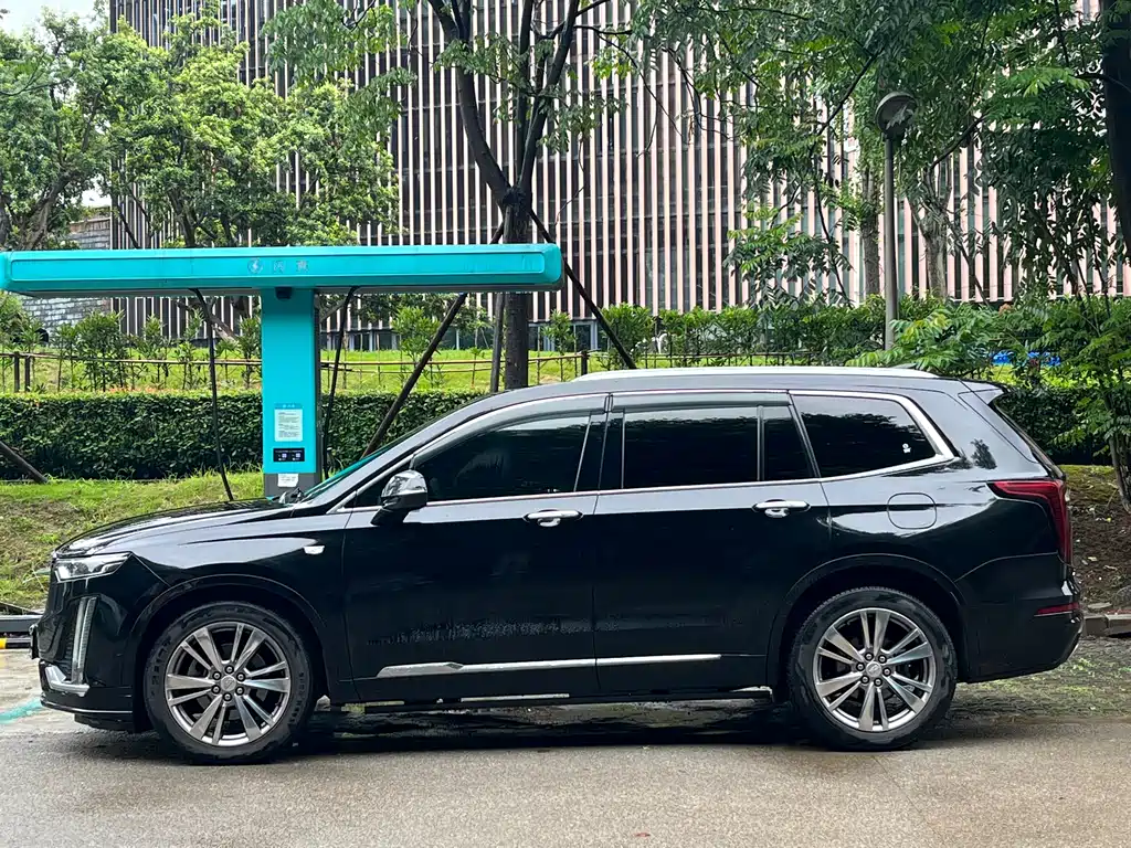Cadillac XT6 2020 28T мест Lead