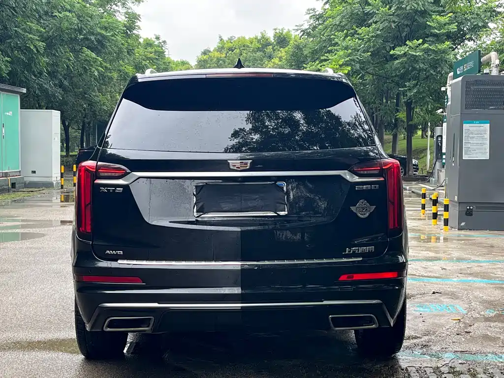 Cadillac XT6 2020 28T мест Lead