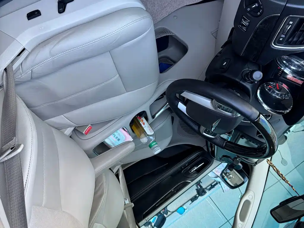 Chrysler Grand Voyager (Import) — миниатюра 10