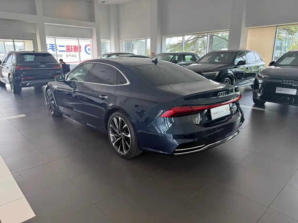 Audi A7L 2022 55 TFSI quattro S-line