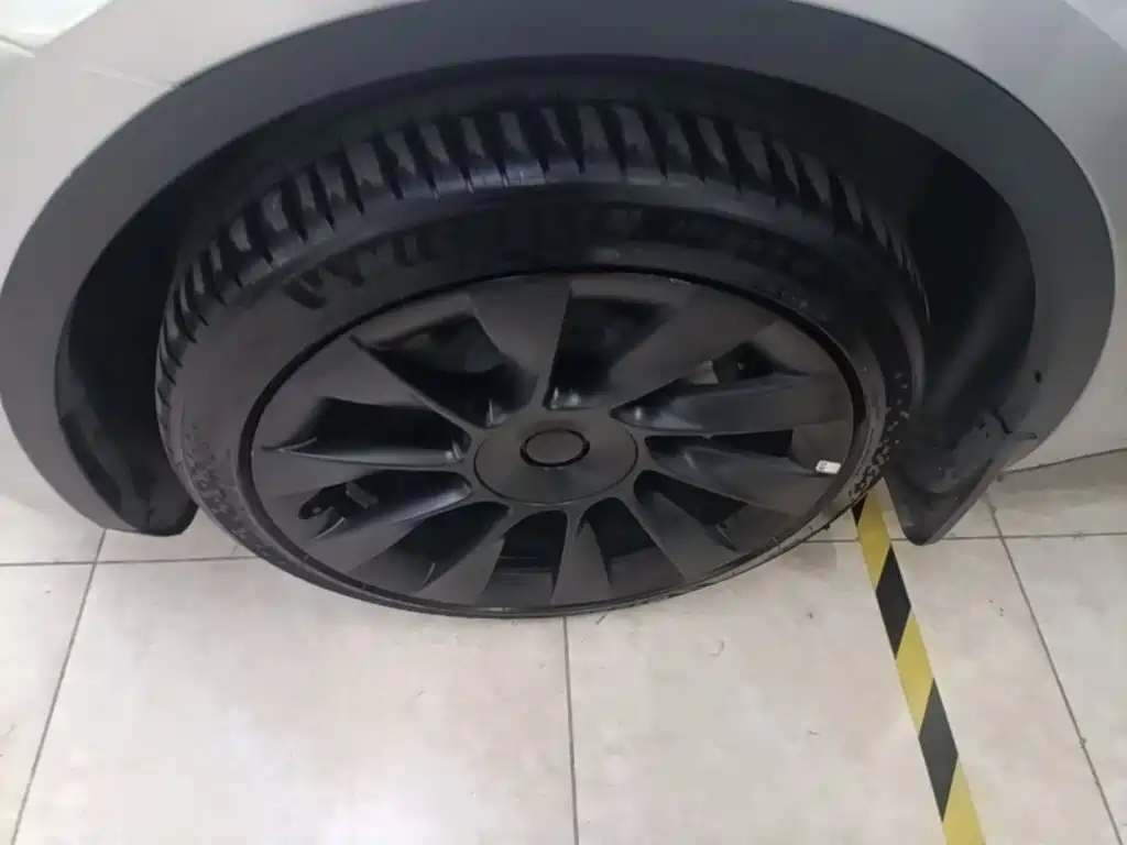Tesla Model Y — миниатюра 23