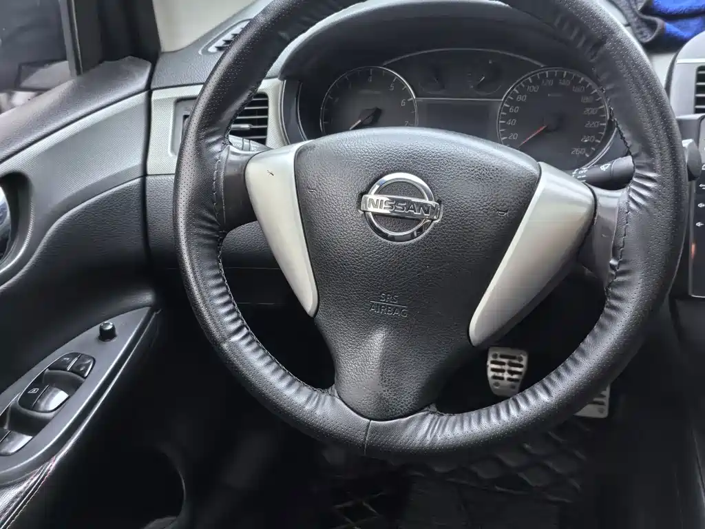 Nissan Tiida — миниатюра 14