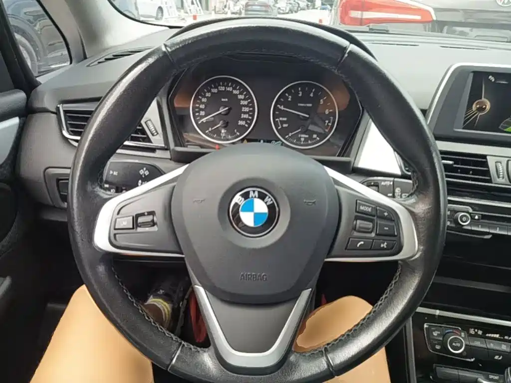 BMW 2 Series Gran Tourer — миниатюра 11