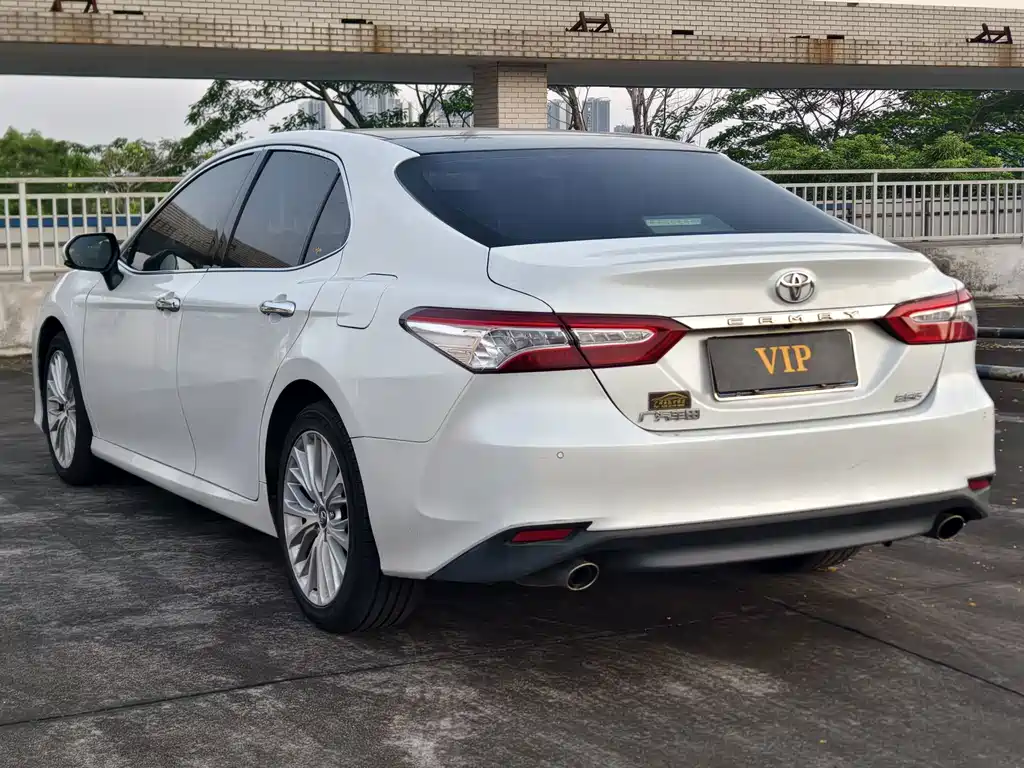 Toyota Camry — миниатюра 6