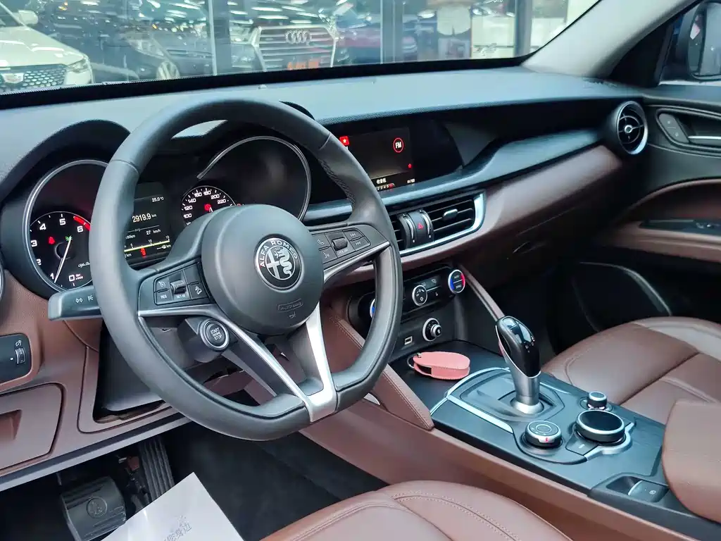 Alfa Romeo Stelvio 2017 2.0T 200HP Luxury