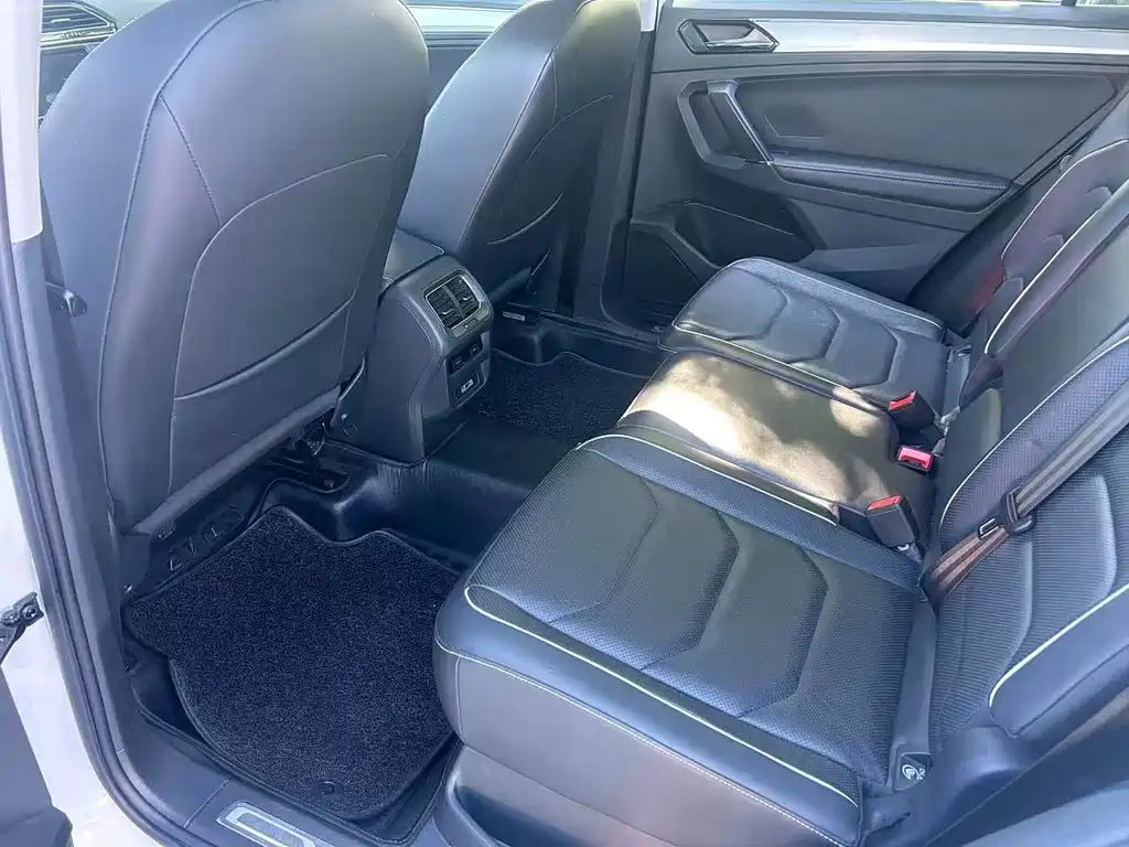 Volkswagen Tiguan L L 2017 330TSI AT Flagship