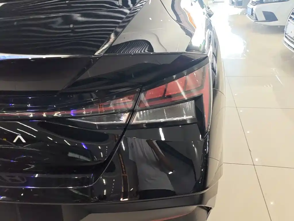 Hyundai Elantra 2023 1.5L CVT GLX Elite