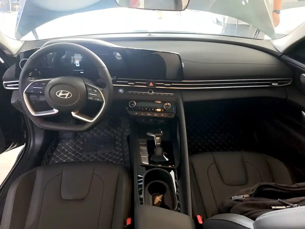 Hyundai Elantra 2023 1.5L CVT GLX Elite