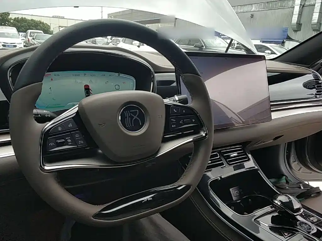 BYD Han — миниатюра 6